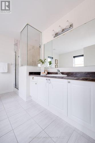 2517 Wintergrace Avenue, Oshawa, ON - Indoor Photo Showing Bathroom