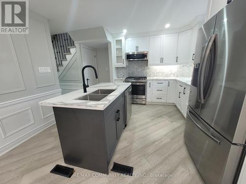 Upper - 255 Ravenscroft Road, Ajax, ON - Indoor Photo Showing Kitchen With Double Sink With Upgraded Kitchen