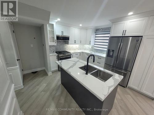 Upper - 255 Ravenscroft Road, Ajax, ON - Indoor Photo Showing Kitchen With Double Sink With Upgraded Kitchen