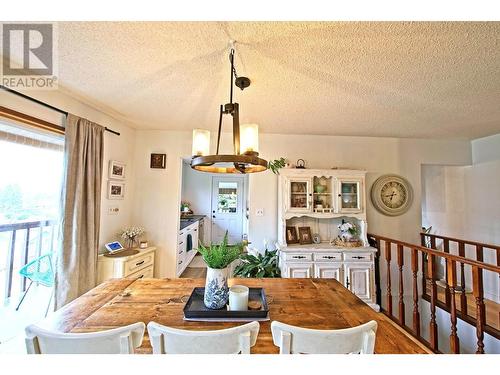 520 10Th Avenue, Castlegar, BC - Indoor Photo Showing Dining Room