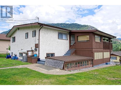 520 10Th Avenue, Castlegar, BC - Outdoor With Exterior