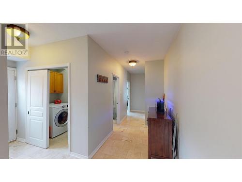 5533 Twin Lakes Road, Cranbrook, BC - Indoor Photo Showing Laundry Room