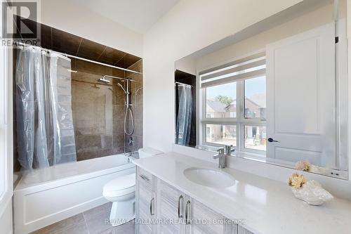 27 Fauchard Street, Richmond Hill, ON - Indoor Photo Showing Bathroom