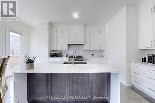 27 Fauchard Street, Richmond Hill, ON - Indoor Photo Showing Kitchen