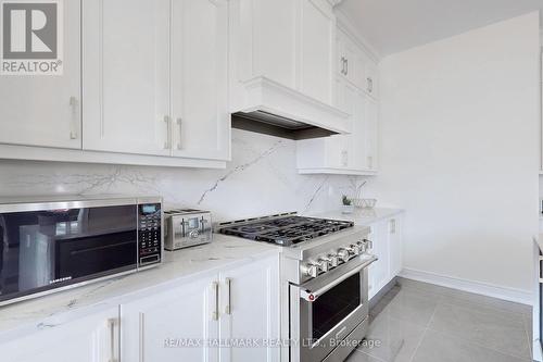 27 Fauchard Street, Richmond Hill, ON - Indoor Photo Showing Kitchen