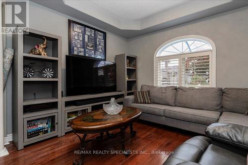 1165 Mitchell Court, Innisfil, ON - Indoor Photo Showing Living Room