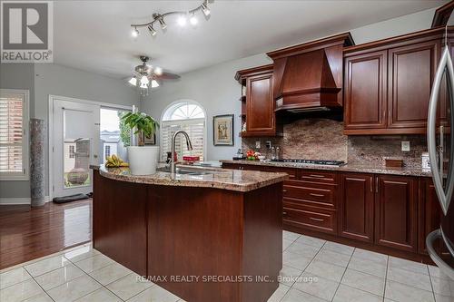 1165 Mitchell Court, Innisfil, ON - Indoor Photo Showing Kitchen