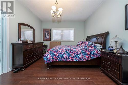 1165 Mitchell Court, Innisfil, ON - Indoor Photo Showing Bedroom