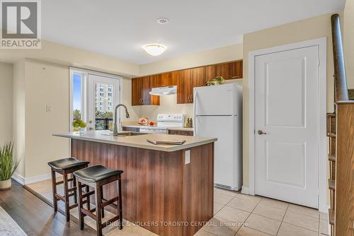 286 - 60 Parrotta Drive, Toronto, ON - Indoor Photo Showing Kitchen