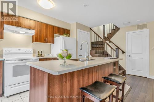 286 - 60 Parrotta Drive, Toronto, ON - Indoor Photo Showing Kitchen