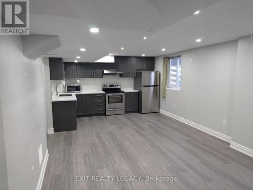 1084 Charminster Crescent, Mississauga, ON - Indoor Photo Showing Kitchen