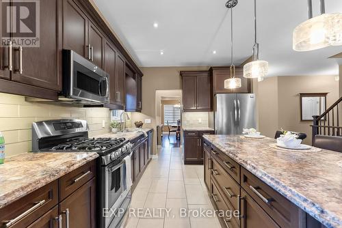 5803 Fiddlehead Lane, Niagara Falls, ON - Indoor Photo Showing Kitchen With Upgraded Kitchen