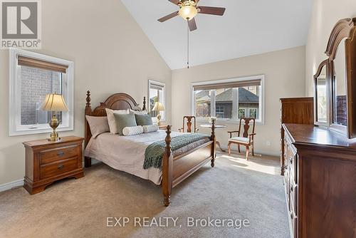 5803 Fiddlehead Lane, Niagara Falls, ON - Indoor Photo Showing Bedroom