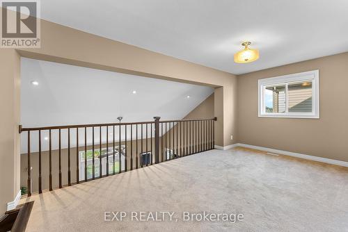 5803 Fiddlehead Lane, Niagara Falls, ON - Indoor Photo Showing Other Room