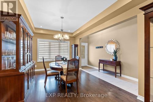 5803 Fiddlehead Lane, Niagara Falls, ON - Indoor Photo Showing Dining Room