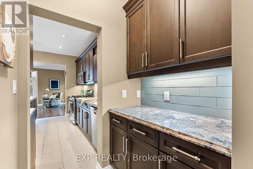 5803 Fiddlehead Lane, Niagara Falls, ON - Indoor Photo Showing Kitchen