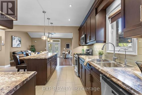 5803 Fiddlehead Lane, Niagara Falls, ON - Indoor Photo Showing Kitchen With Double Sink With Upgraded Kitchen