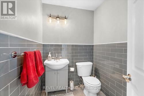 4821 Sherkston Road, Port Colborne, ON - Indoor Photo Showing Bathroom