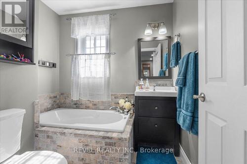 4821 Sherkston Road, Port Colborne, ON - Indoor Photo Showing Bathroom