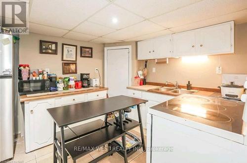 6175 Barker Street, Niagara Falls, ON - Indoor Photo Showing Kitchen With Double Sink