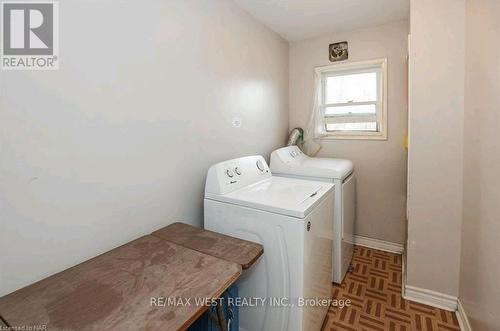 6175 Barker Street, Niagara Falls, ON - Indoor Photo Showing Laundry Room