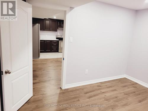 5562 Katy Gate, Mississauga, ON - Indoor Photo Showing Other Room