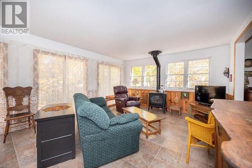 26 Rutherford Avenue, Deep River, ON - Indoor Photo Showing Living Room