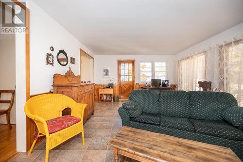 26 Rutherford Avenue, Deep River, ON - Indoor Photo Showing Living Room