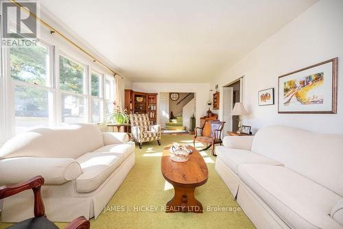 26 Rutherford Avenue, Deep River, ON - Indoor Photo Showing Living Room