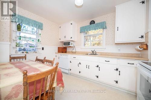 26 Rutherford Avenue, Deep River, ON - Indoor Photo Showing Kitchen