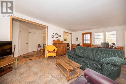 26 Rutherford Avenue, Deep River, ON - Indoor Photo Showing Living Room