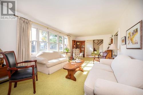 26 Rutherford Avenue, Deep River, ON - Indoor Photo Showing Living Room