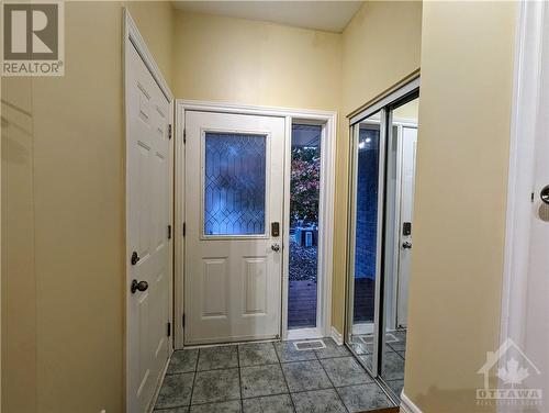 2210 Saturn Crescent, Ottawa, ON - Indoor Photo Showing Other Room