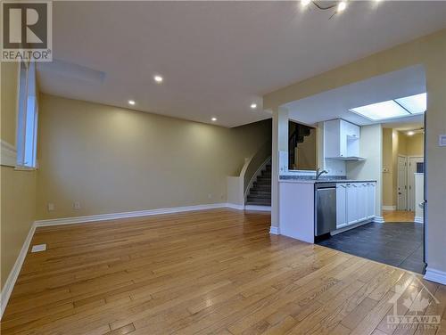 2210 Saturn Crescent, Ottawa, ON - Indoor