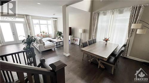 505 Breccia Heights, Ottawa, ON - Indoor Photo Showing Living Room