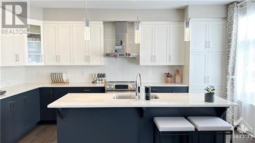 505 Breccia Heights, Ottawa, ON - Indoor Photo Showing Kitchen With Upgraded Kitchen