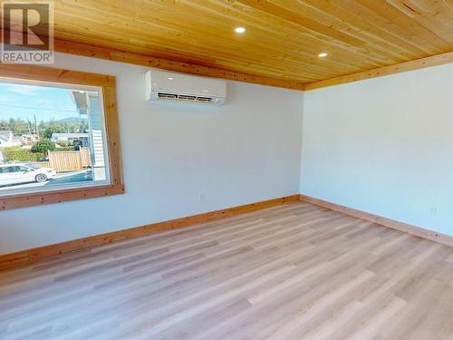 4608 Redonda Ave, Powell River, BC - Indoor Photo Showing Other Room