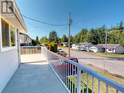 4608 Redonda Ave, Powell River, BC - Outdoor