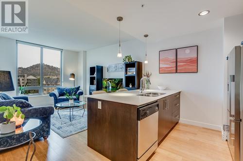 2040 Springfield Road Unit# 410, Kelowna, BC - Indoor Photo Showing Kitchen With Stainless Steel Kitchen With Double Sink