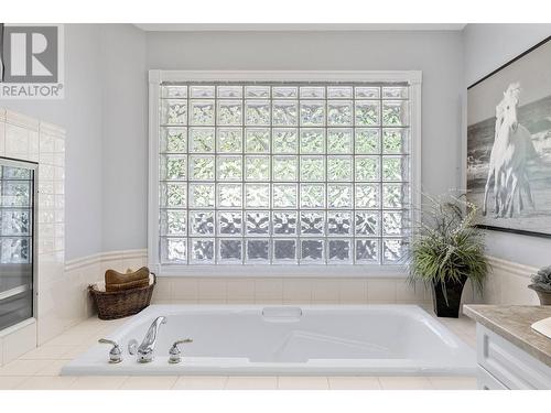 3945 Gallaghers Circle, Kelowna, BC - Indoor Photo Showing Bathroom