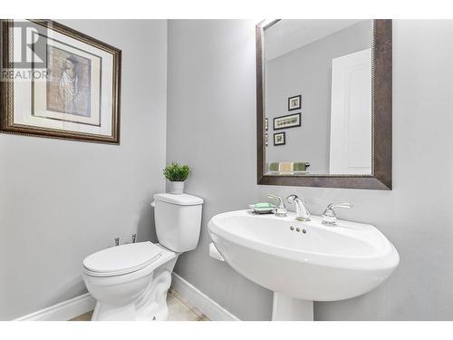 3945 Gallaghers Circle, Kelowna, BC - Indoor Photo Showing Bathroom