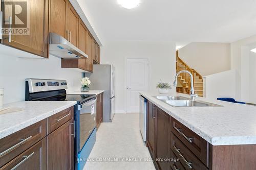 1116 Thompson Drive, Oshawa, ON - Indoor Photo Showing Kitchen With Double Sink With Upgraded Kitchen