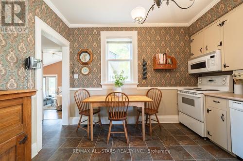 28 O'Brien Avenue, Whitchurch-Stouffville, ON - Indoor Photo Showing Kitchen