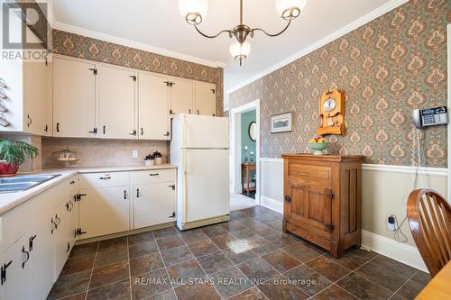 28 O'Brien Avenue, Whitchurch-Stouffville, ON - Indoor Photo Showing Kitchen