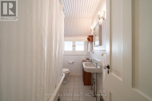 28 O'Brien Avenue, Whitchurch-Stouffville, ON - Indoor Photo Showing Bathroom