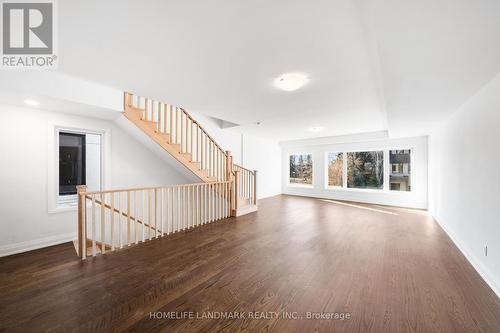 33 Persica Street, Richmond Hill, ON - Indoor Photo Showing Other Room