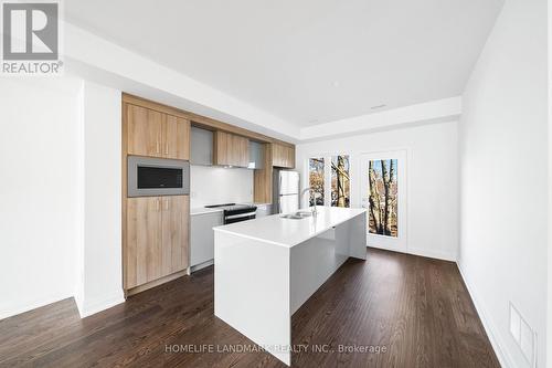 33 Persica Street, Richmond Hill, ON - Indoor Photo Showing Kitchen