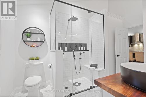 27 Forfar Street W, Haldimand, ON - Indoor Photo Showing Bathroom