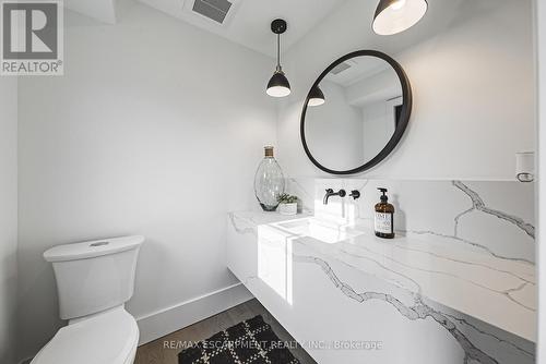 3111 Cemetery Road, Hamilton, ON - Indoor Photo Showing Bathroom