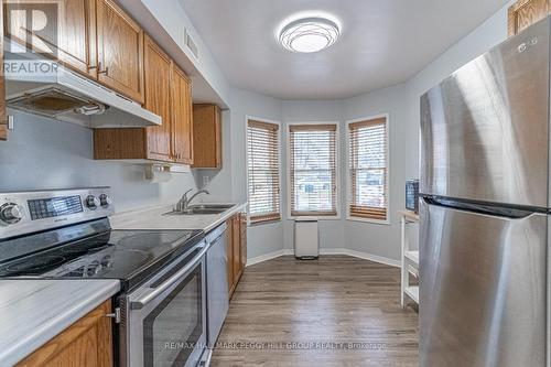 35 - 119 D'Ambrosio Drive, Barrie, ON - Indoor Photo Showing Kitchen With Stainless Steel Kitchen With Double Sink